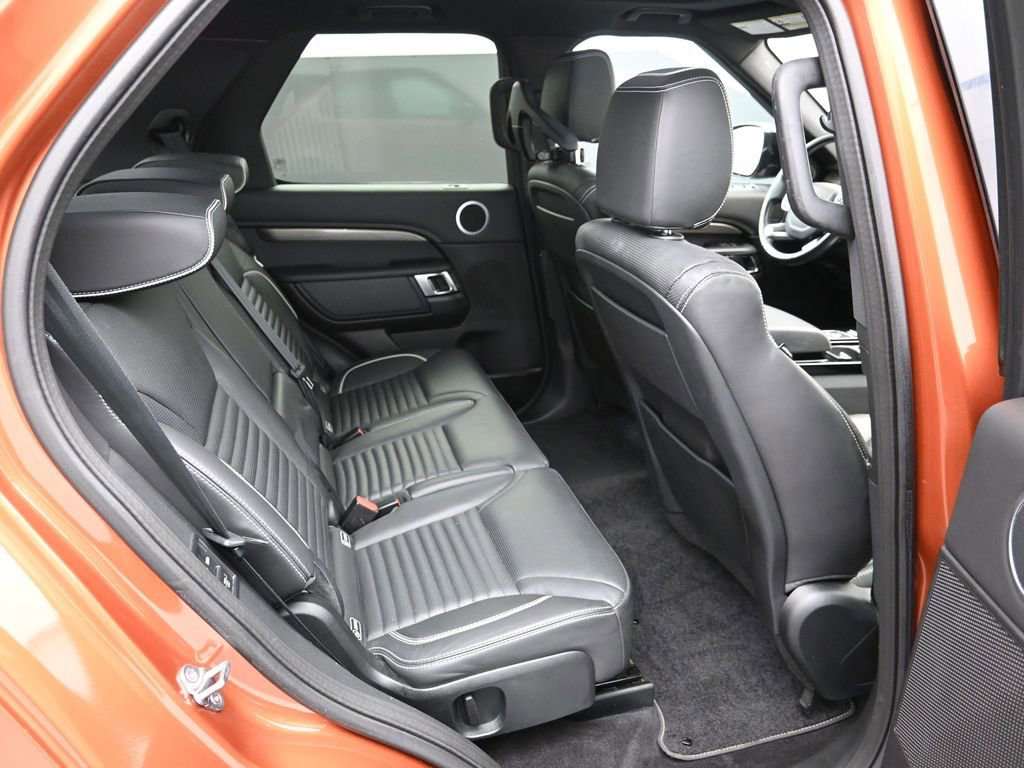 Used 2018 Land Rover Discovery HSE image 27