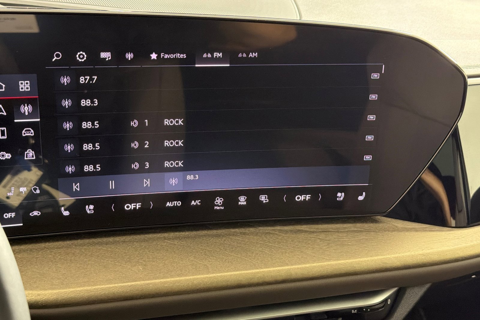 Used 2025 Audi Q5 Premium Plus w/ Premium Plus image 17