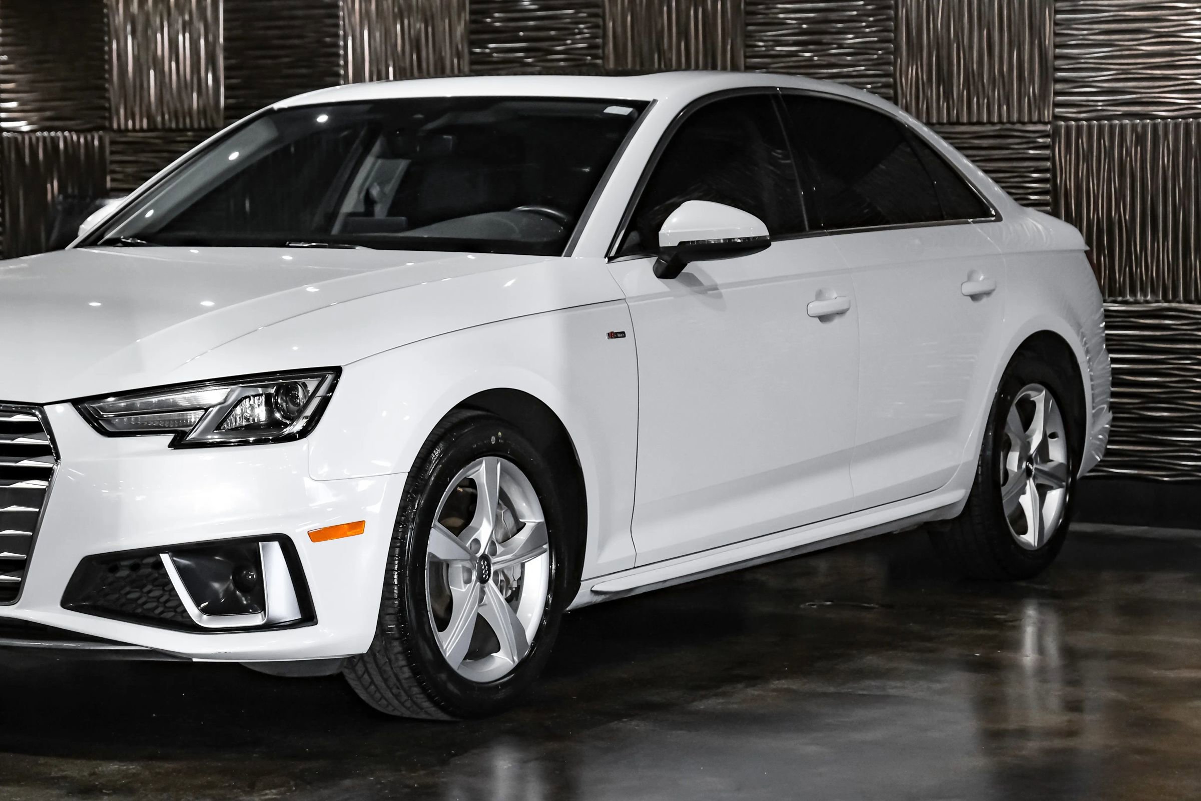 Used 2019 Audi A4 2.0T Premium w/ Convenience Package AWD/4WD image 9