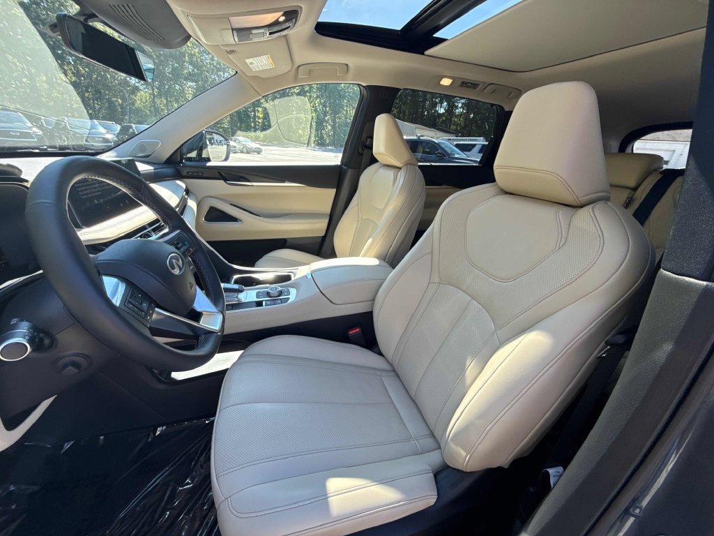 Used 2023 INFINITI QX60 Sensory w/ Cargo Package AWD/4WD image 11