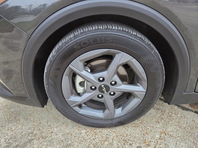 Used 2025 Kia K4 LXS image 11