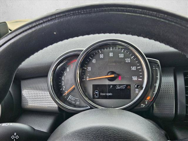 Used 2020 MINI Cooper 4-Door Hardtop w/ Storage Package FWD image 11