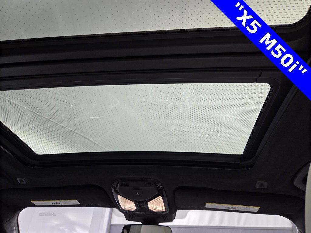 Used 2021 BMW X5 M50i w/ Executive Package image 25