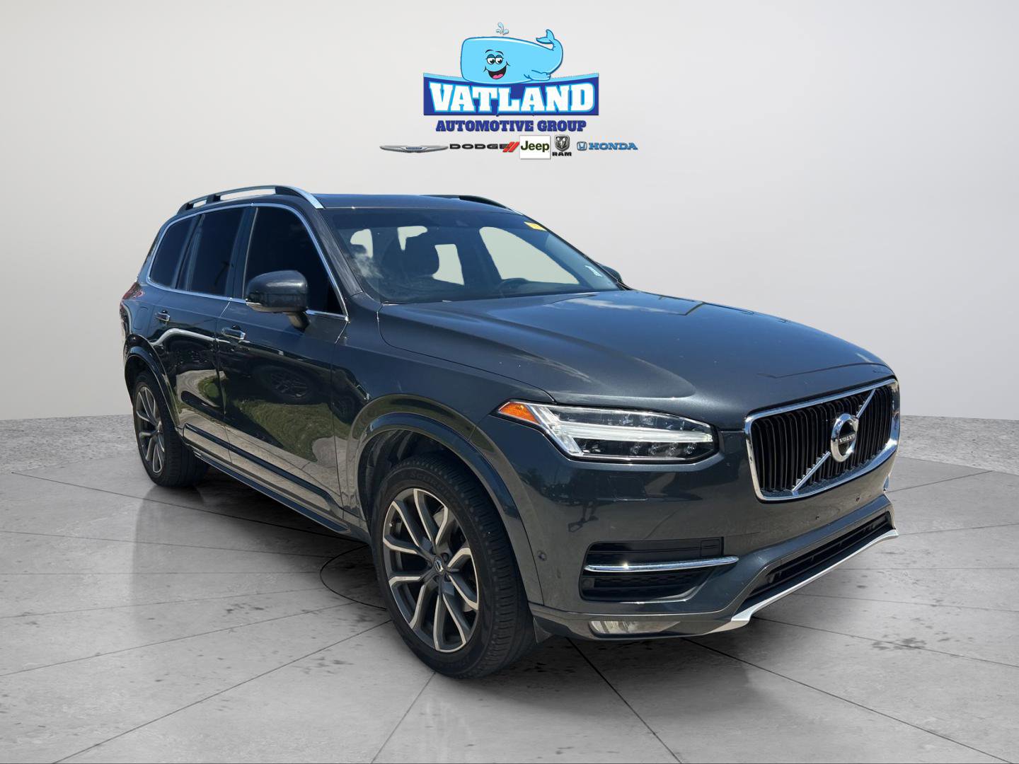 Used 2017 Volvo XC90 T6 Momentum w/ Vision Package image 22