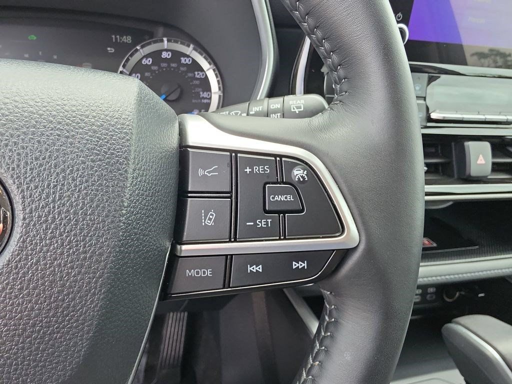 Certified 2026 Toyota Highlander XLE AWD/4WD image 14