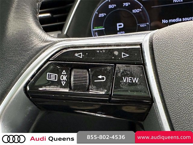 Certified 2022 Audi e-tron Premium image 31