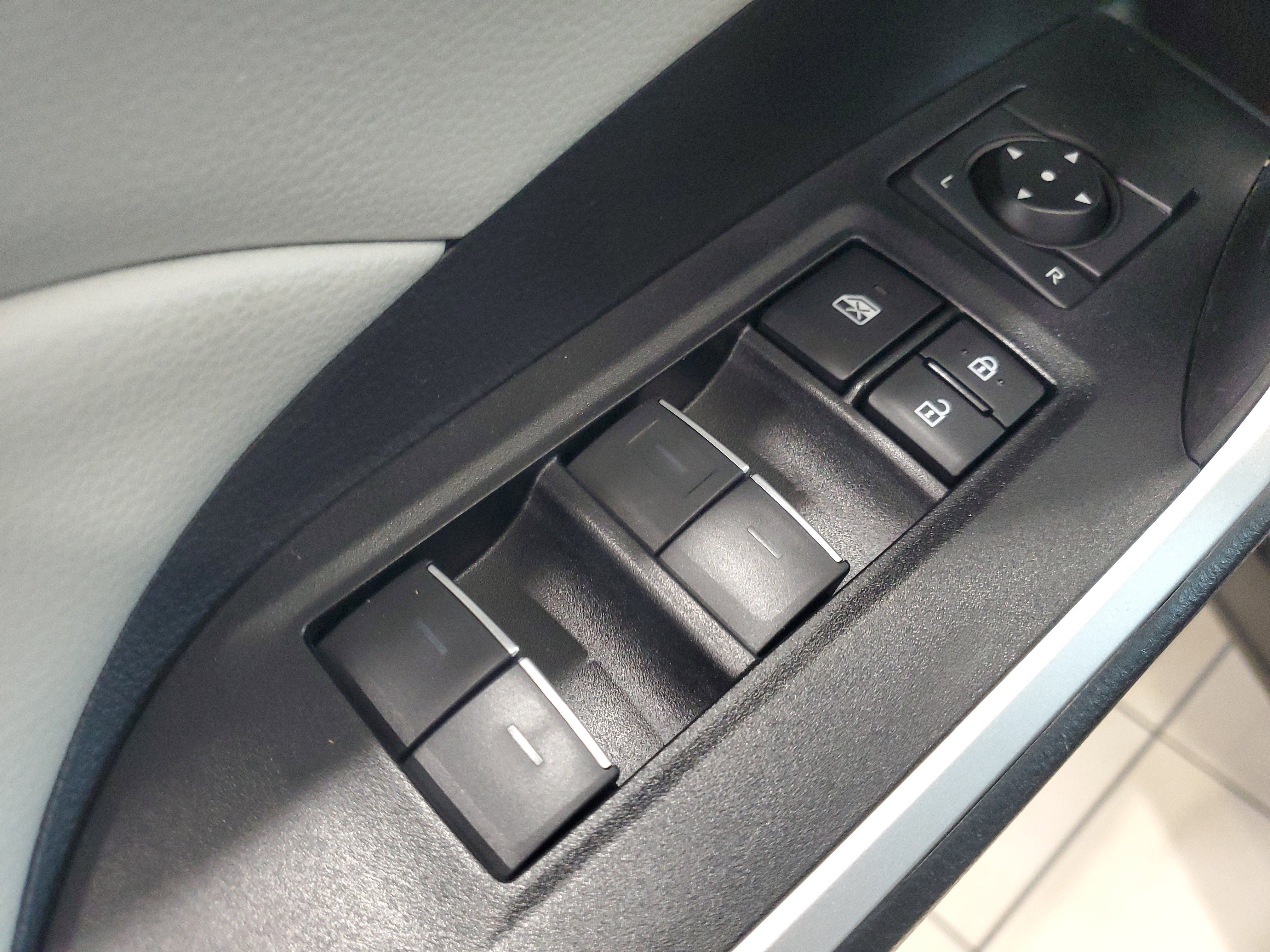 Used 2023 Toyota RAV4 XLE Premium image 18