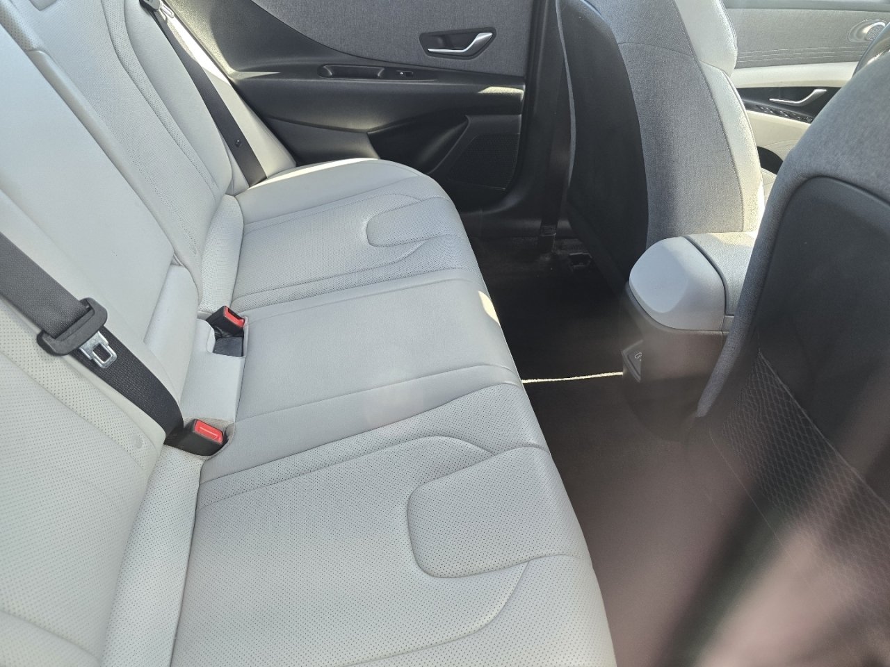 Used 2025 Hyundai Elantra Limited FWD image 10