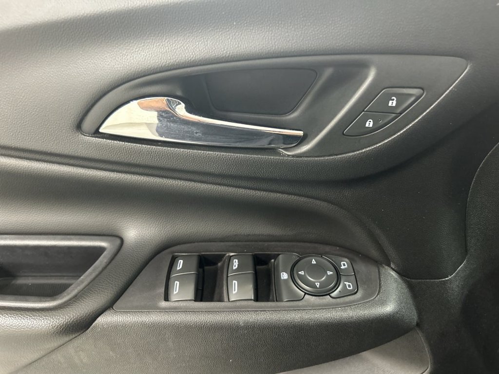 Used 2019 Chevrolet Equinox LT AWD/4WD image 11