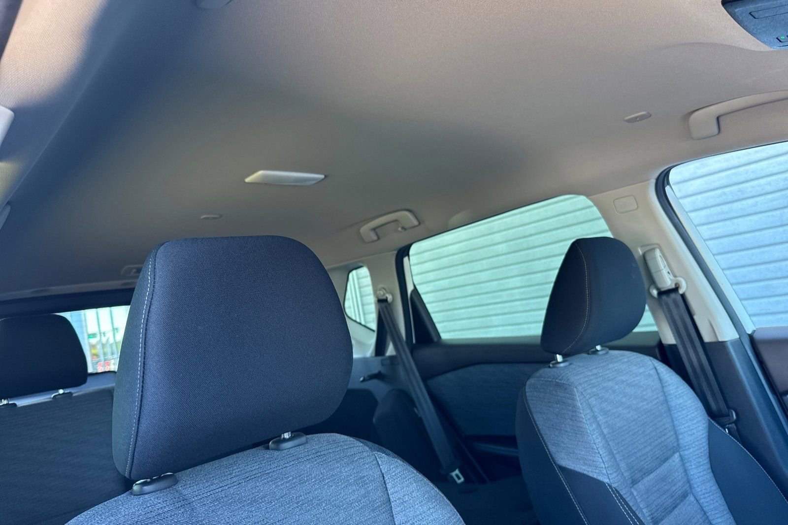 Used 2023 Nissan Rogue SV image 16