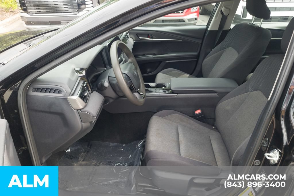 Used 2025 Toyota Camry LE FWD image 15
