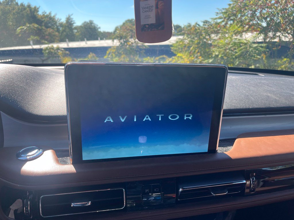 Used 2020 Lincoln Aviator Reserve w/ Elements Package Plus AWD/4WD image 13