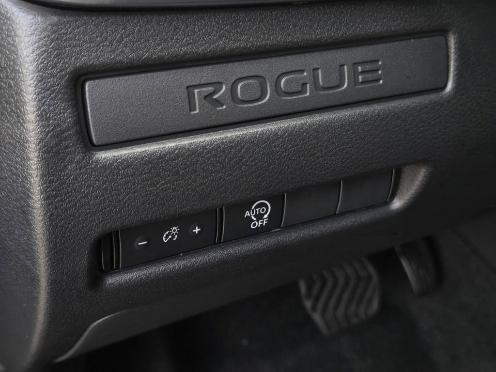 New 2026 Nissan Rogue S image 18