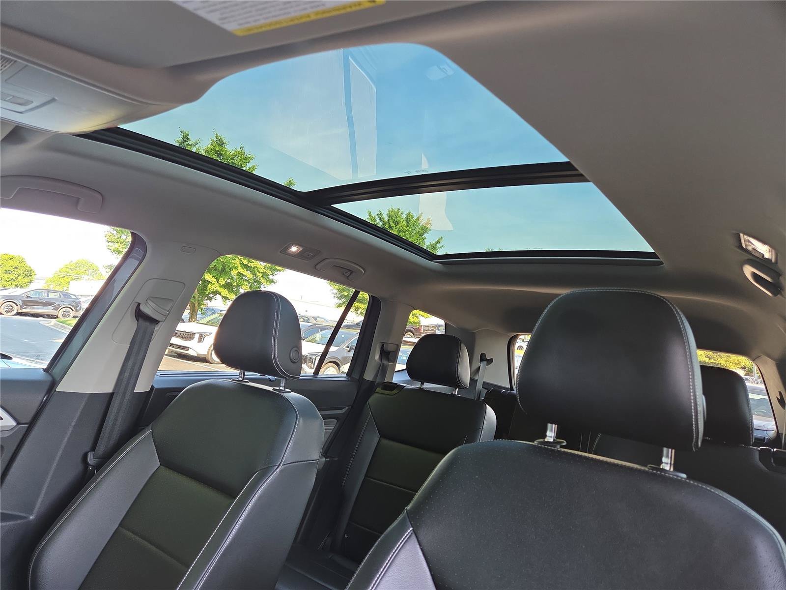 Certified 2023 Volkswagen Atlas SE w/ Panoramic Sunroof Package AWD/4WD image 22