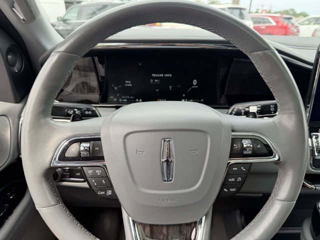 Used 2018 Lincoln Navigator Reserve w/ Technology Package AWD/4WD image 31