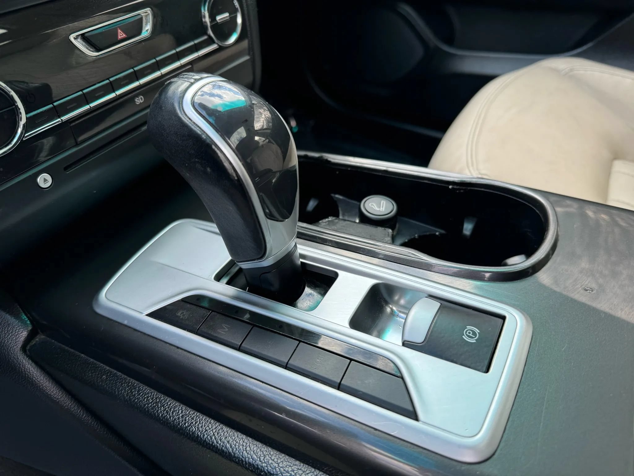 Used 2015 Maserati Ghibli RWD image 27