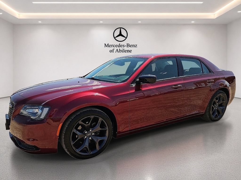 Used 2020 Chrysler 300 Touring w/ Sport Appearance Package RWD image 2
