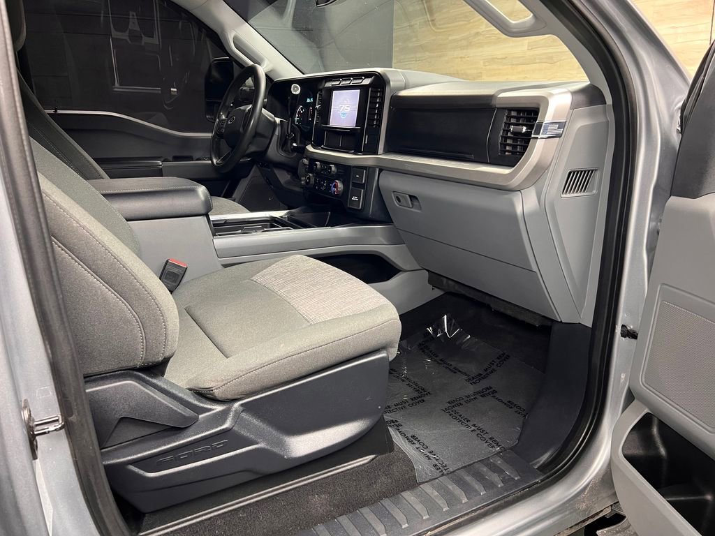 Used 2023 Ford F350 XLT image 8