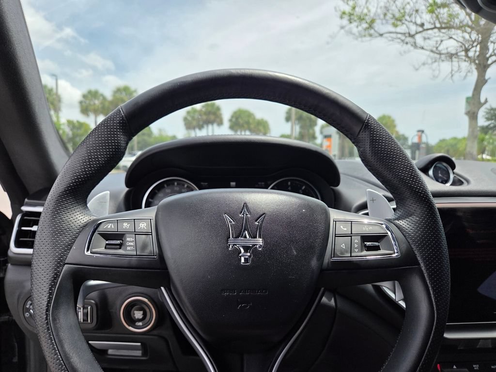 Used 2023 Maserati Ghibli Modena RWD image 27