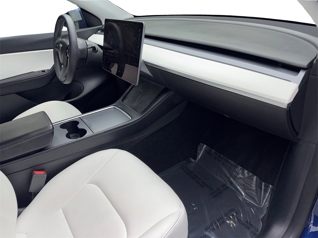 Used 2022 Tesla Model Y Long Range image 49