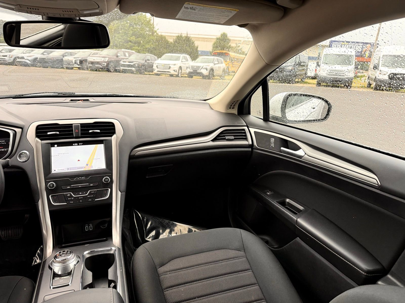 Used 2019 Ford Fusion SE FWD image 23