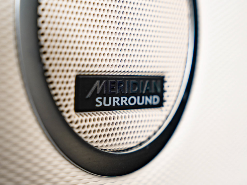 Used 2024 Land Rover Discovery Dynamic SE AWD/4WD image 28