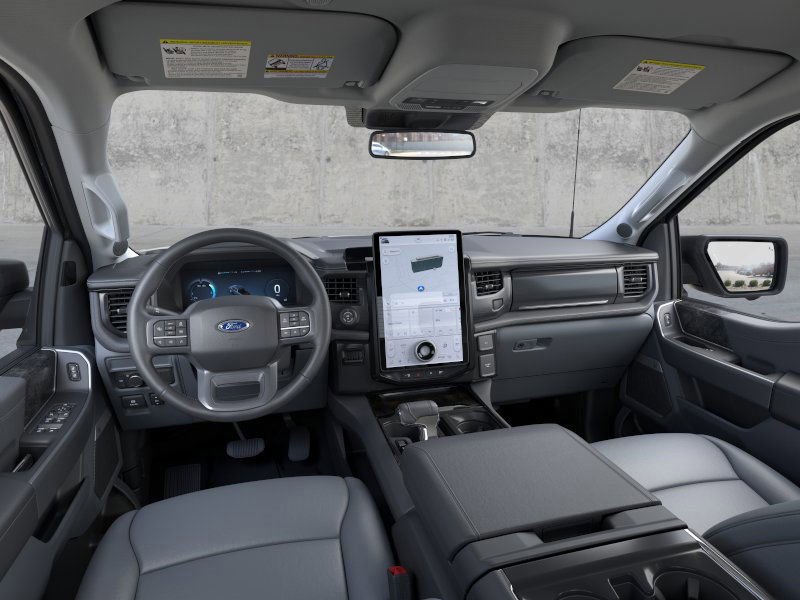 Used 2025 Ford F150 Lightning Flash image 9