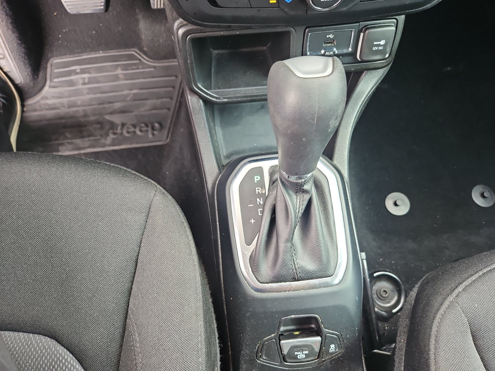 Used 2018 Jeep Renegade Sport w/ Power & Air Group FWD image 17