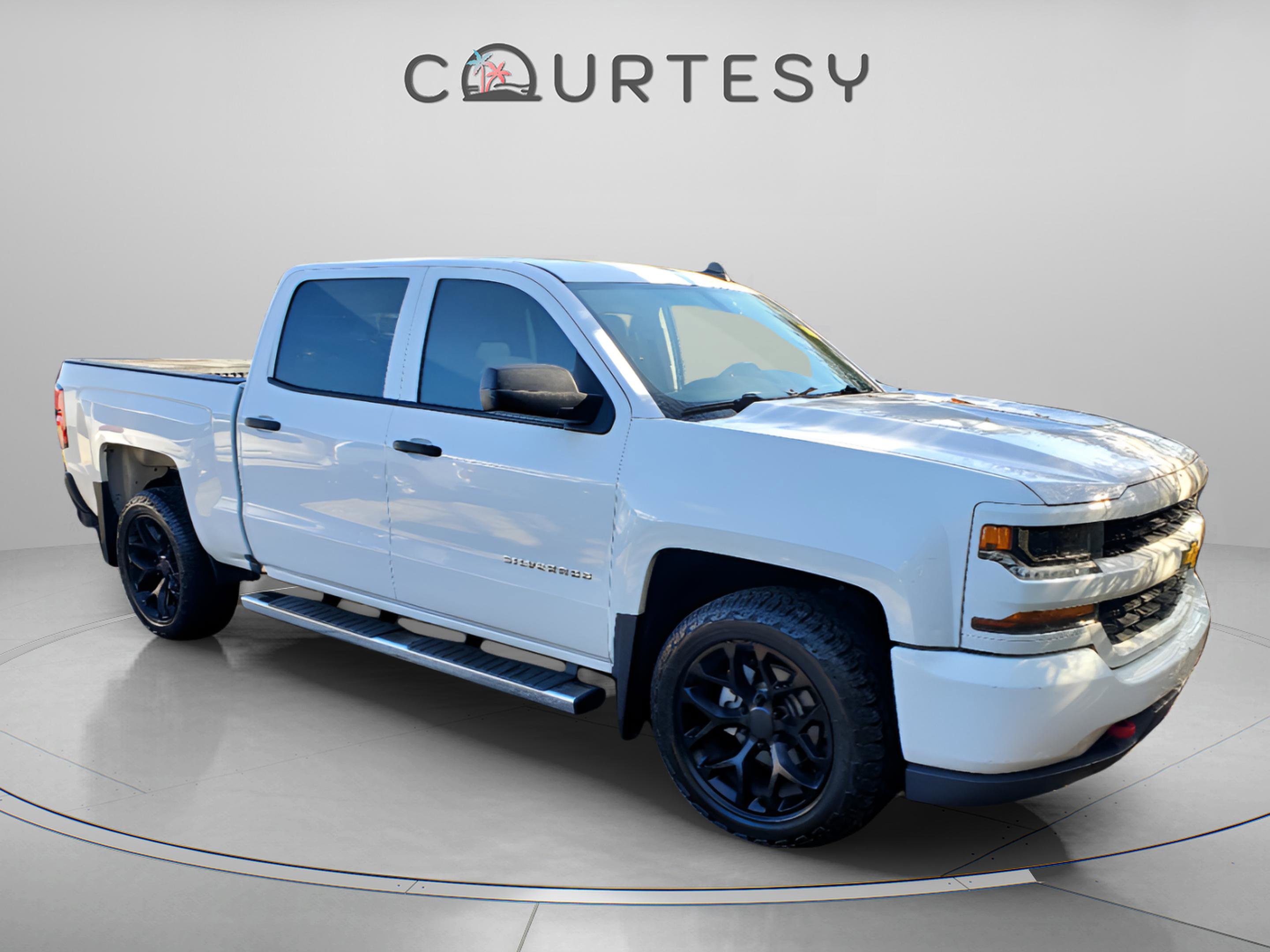 Used 2018 Chevrolet Silverado 1500 Custom w/ Custom Value Package image 4