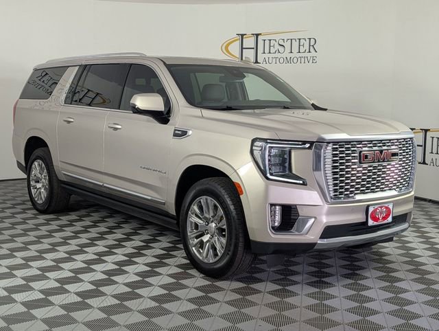 Used 2023 GMC Yukon XL Denali w/ Max Trailering Package AWD/4WD image 2