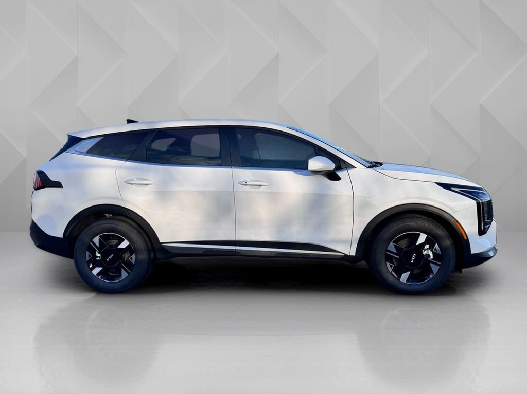 New 2026 Kia Sportage LX FWD image 4