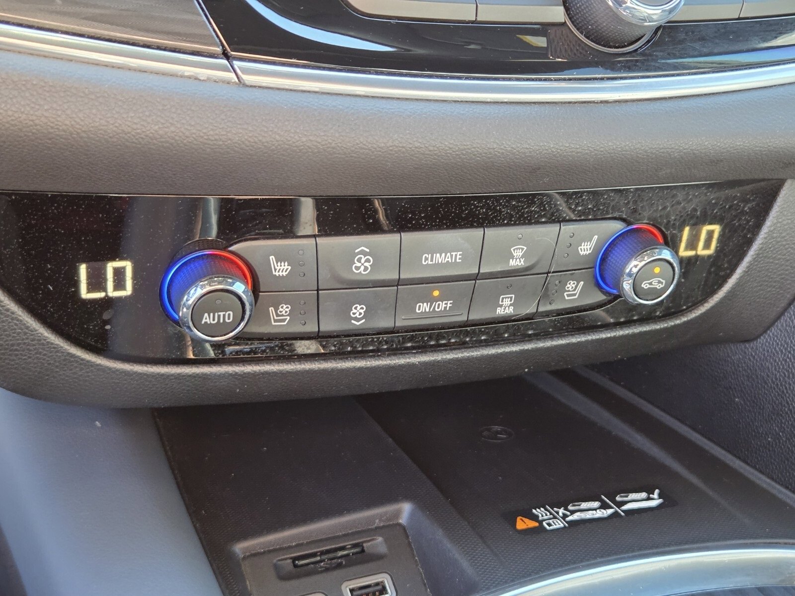 Used 2022 Buick Enclave Premium w/ Experience Buick Package image 24