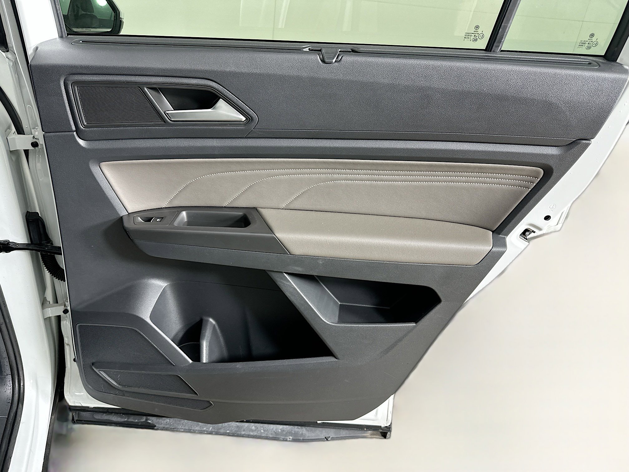 Used 2023 Volkswagen Atlas SE image 31