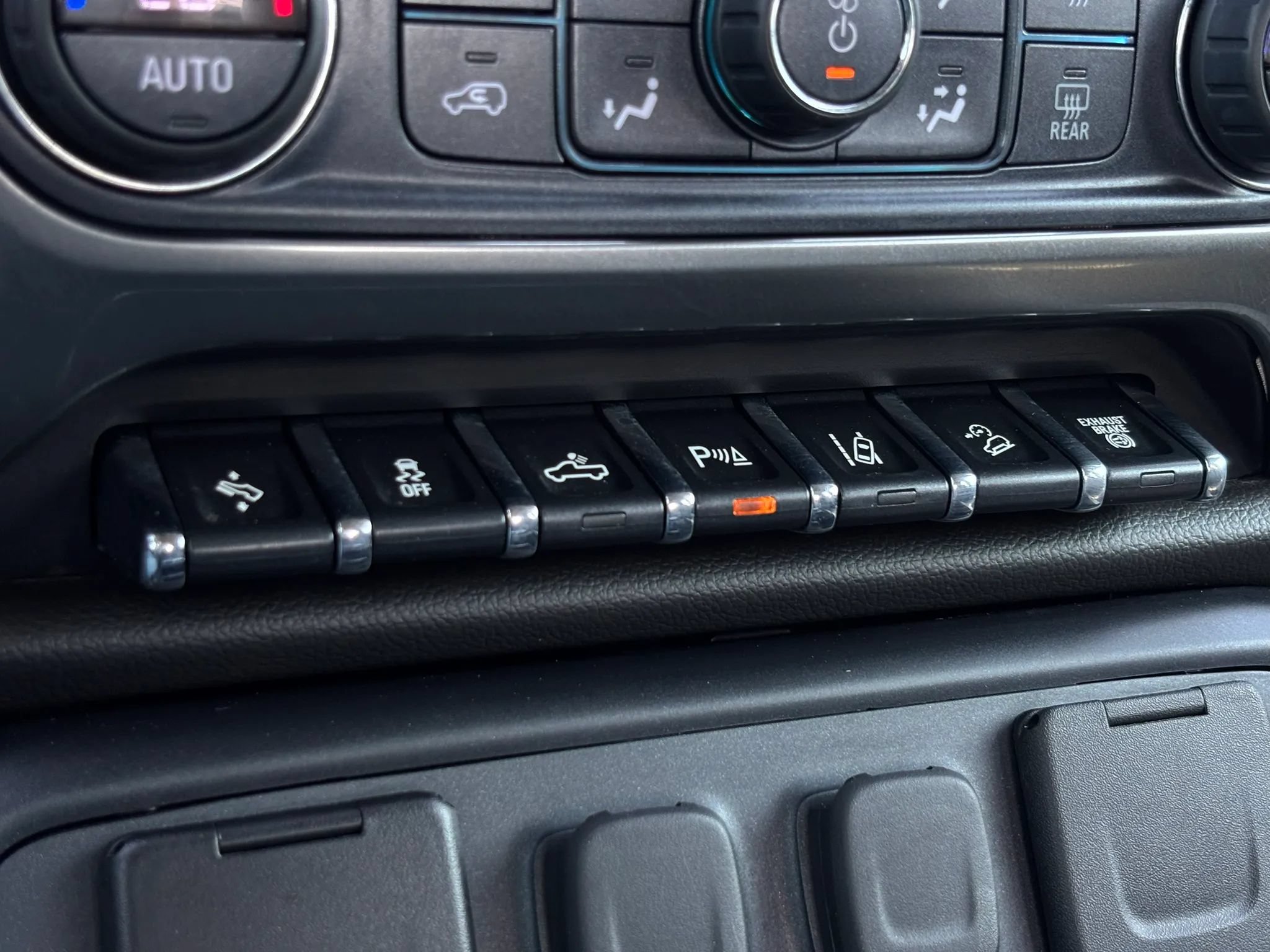 Used 2019 Chevrolet Silverado 2500 LTZ w/ Duramax Plus Package AWD/4WD image 43