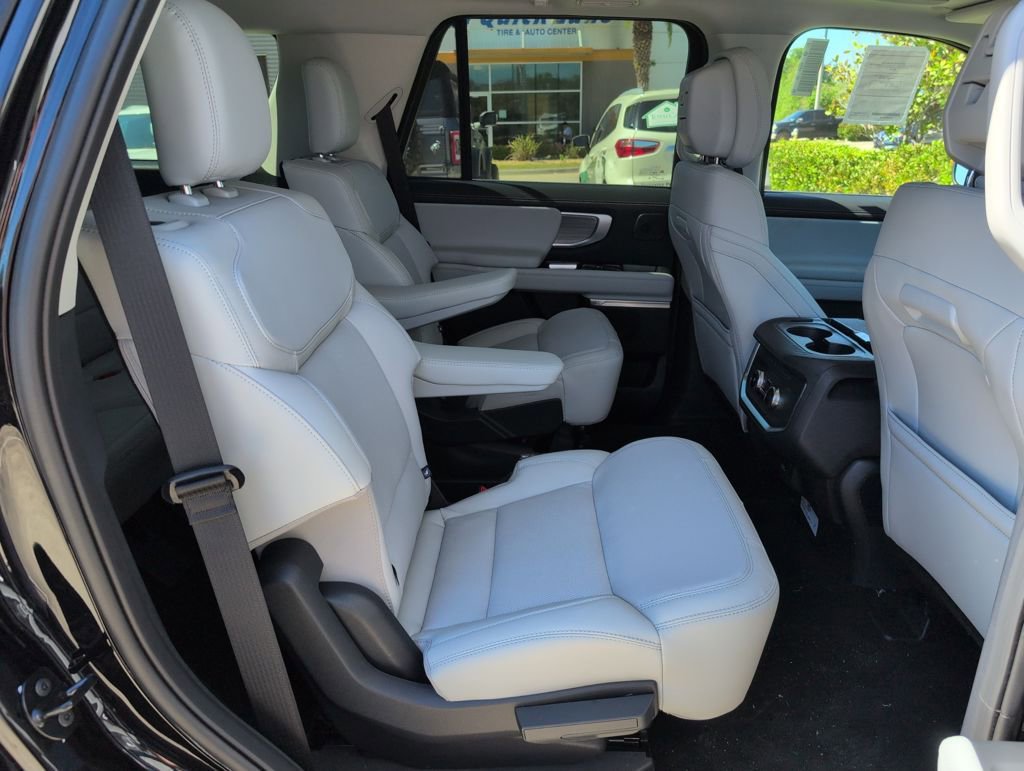 New 2026 Ford Expedition Platinum w/ Driver's Package image 14