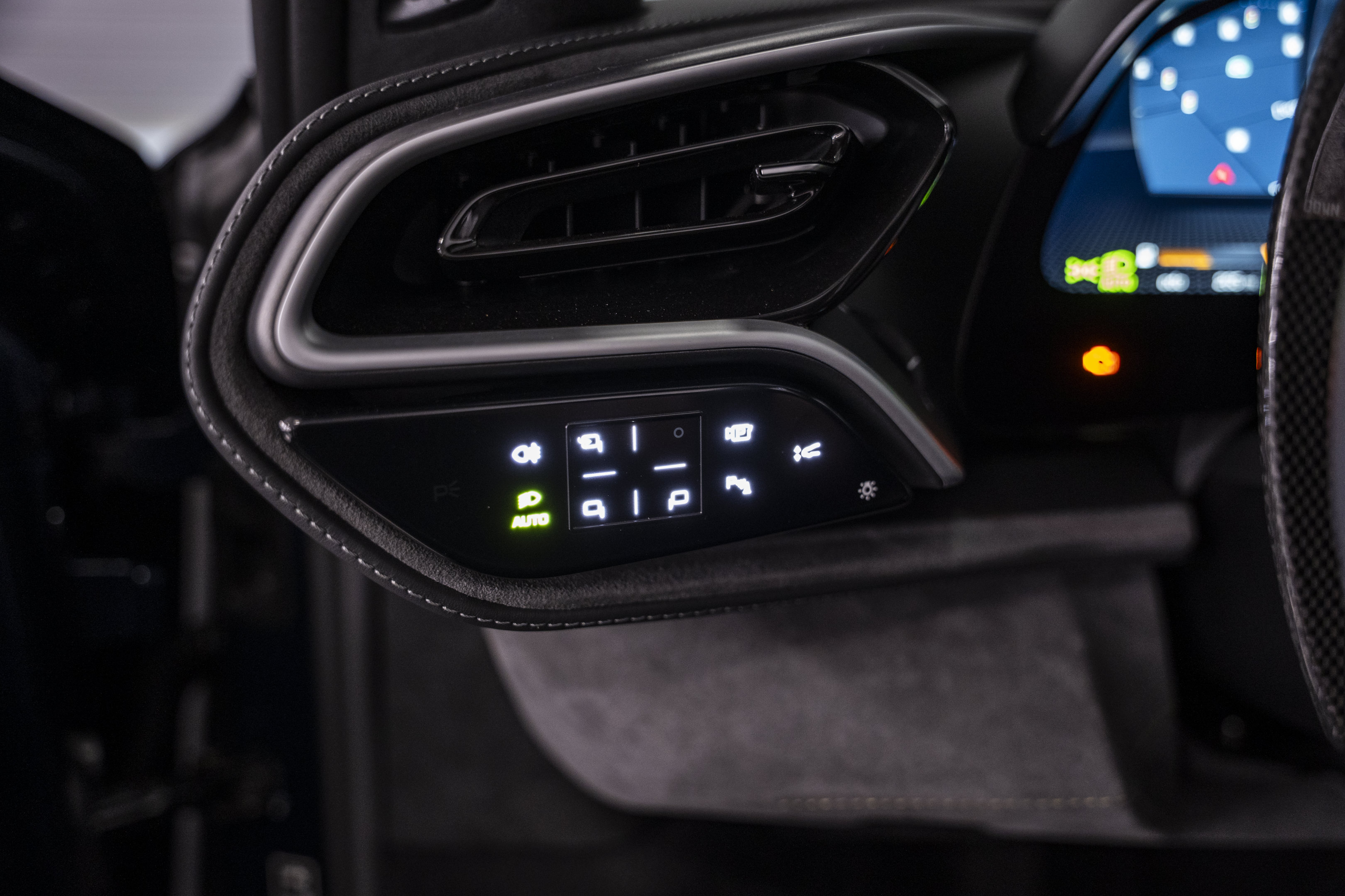 Used 2025 Ferrari 296 GTS RWD image 41