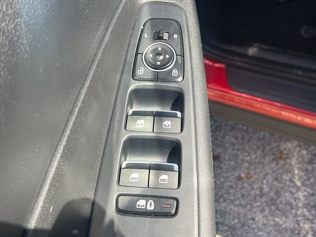 Used 2023 Hyundai Santa Fe SEL w/ Cargo Package AWD/4WD image 18