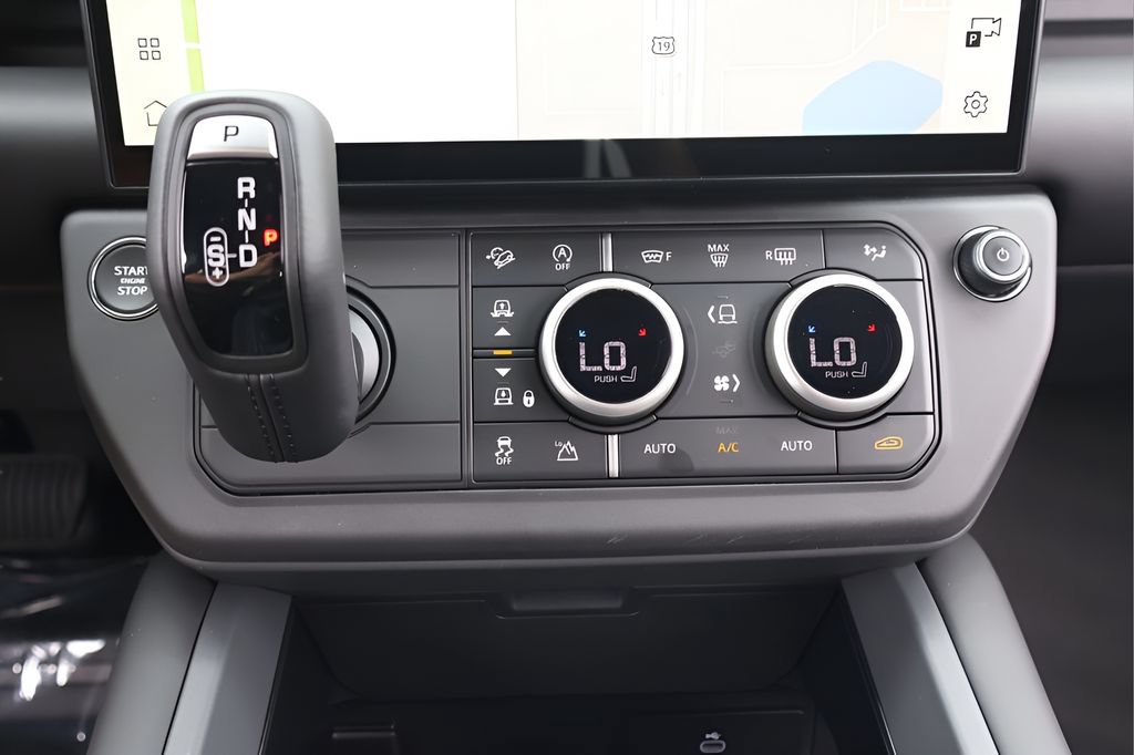 New 2026 Land Rover Defender 90 X-Dynamic SE AWD/4WD image 21
