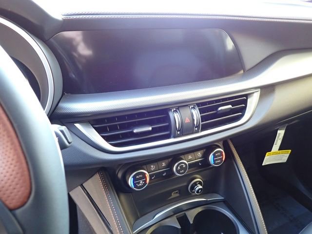 New 2025 Alfa Romeo Stelvio Sprint image 19