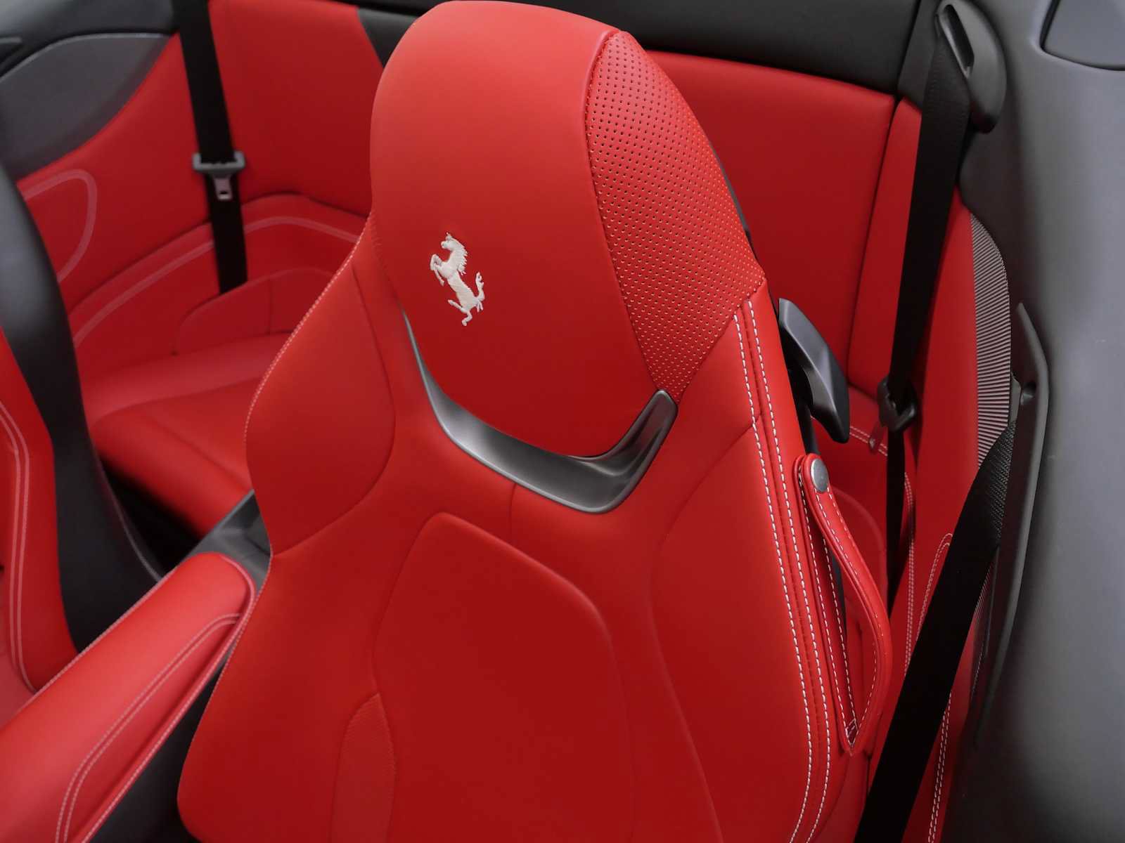 Certified 2022 Ferrari Portofino M RWD image 20