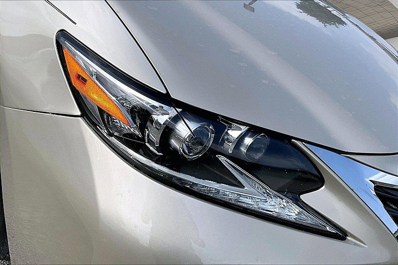 Used 2017 Lexus ES 350 w/ Luxury Package FWD image 25