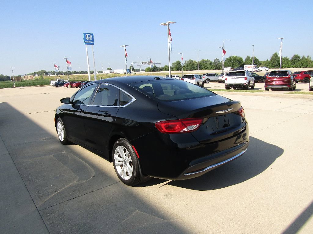 Used 2015 Chrysler 200 Limited w/ Convenience Group FWD image 7
