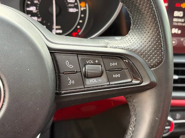 Used 2021 Alfa Romeo Giulia Ti w/ Nero Edizione image 10