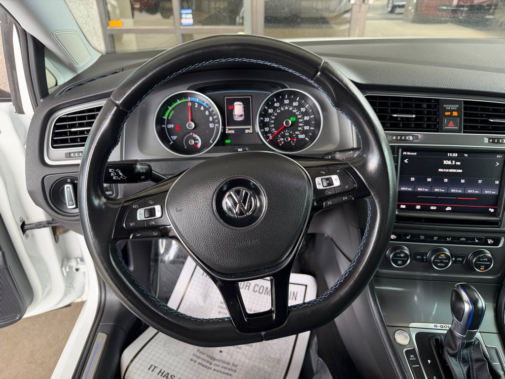 Used 2016 Volkswagen e-Golf SEL Premium w/ Driver Assistance Package FWD image 10