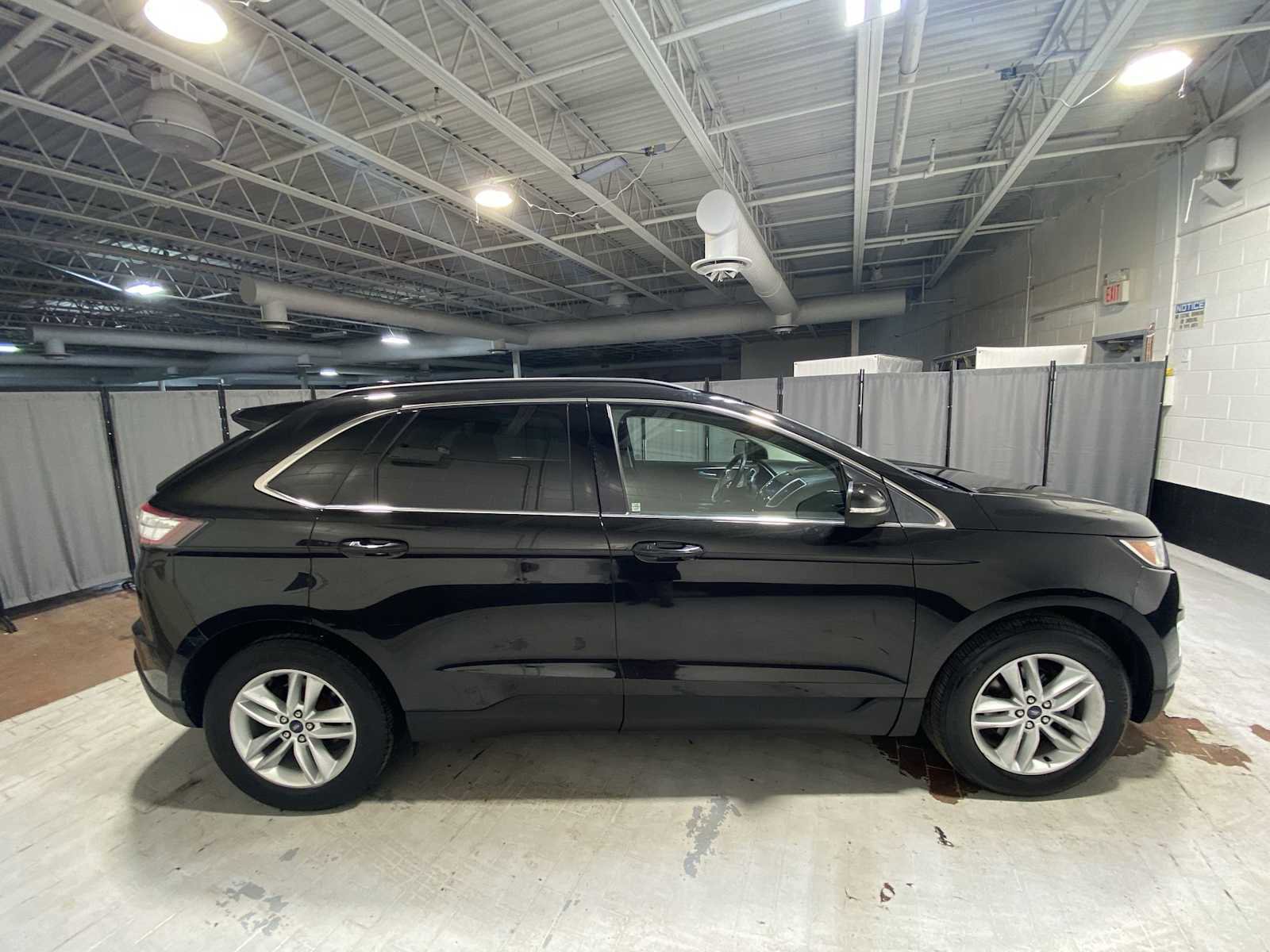 Used 2015 Ford Edge SEL image 27