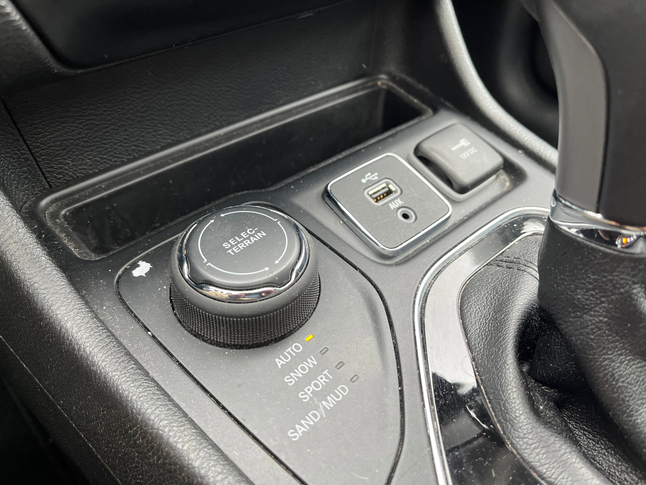 Used 2019 Jeep Cherokee Limited image 18