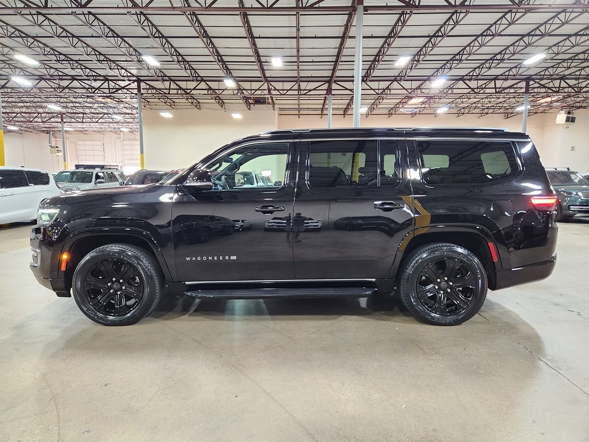 Used 2023 Jeep Wagoneer 4WD w/ Premium Group I image 7