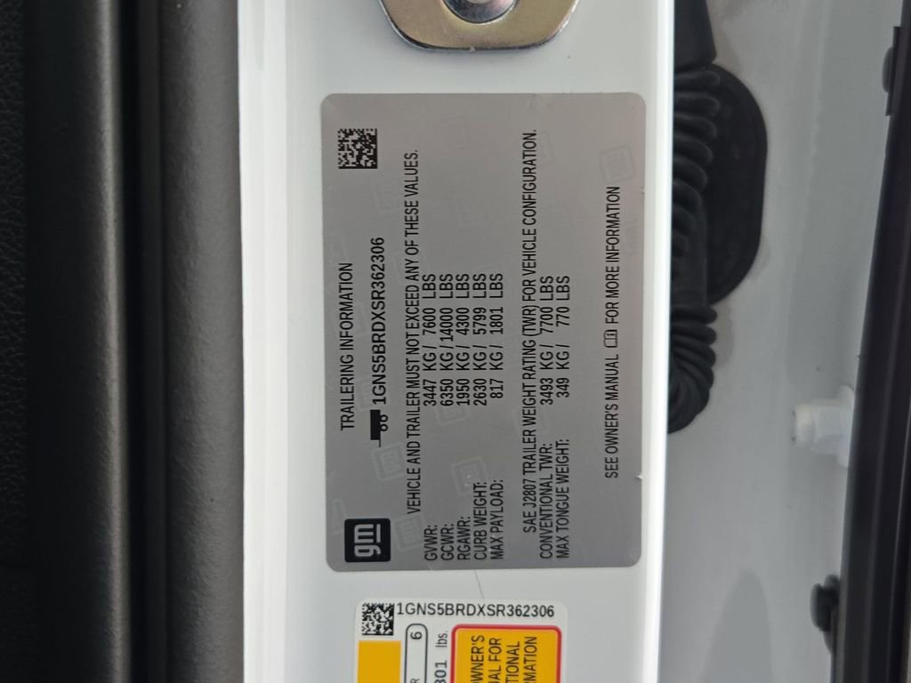 Used 2025 Chevrolet Suburban LS image 40