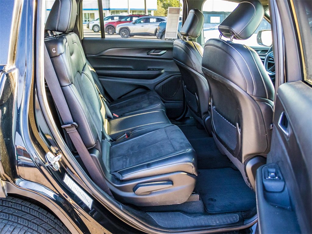 Used 2024 Jeep Grand Cherokee L Laredo image 17