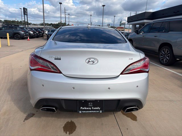 Used 2014 Hyundai Genesis 3.8 RWD image 4
